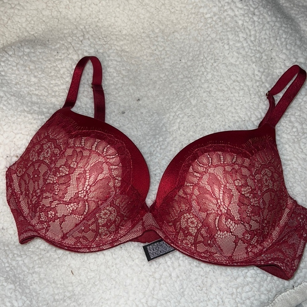 VICTORIA’S Secret bra